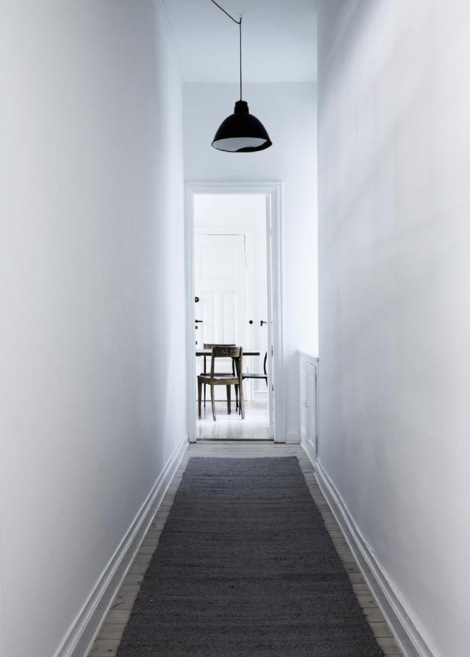 Hallway-Yvonne-Kone-Home-©-Line-Klein-for-Elle-Decoration-Est-Magazine